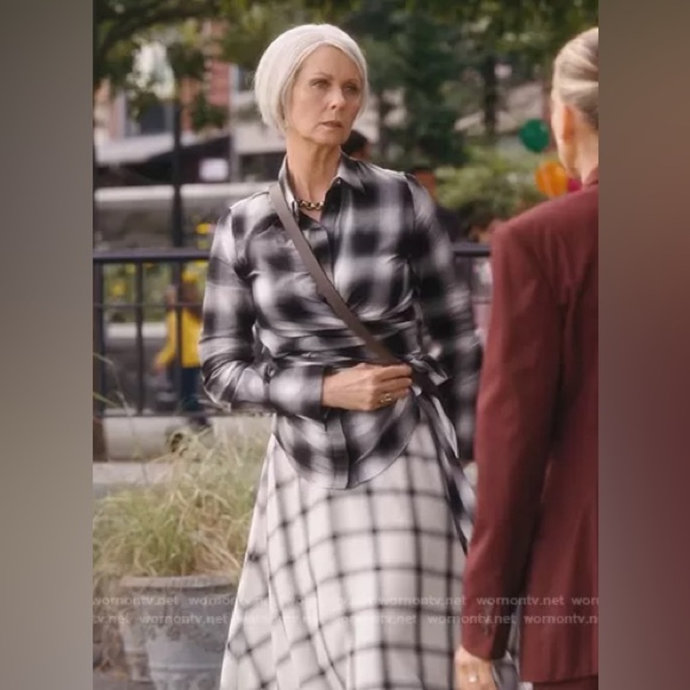 Altuzarra McKenna Plaid Wrap Top Size 38
As seen on Miranda in Sex n City !